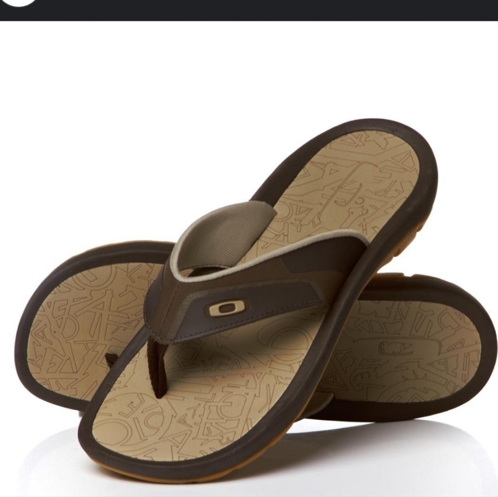 Oakley Men's Tan and Brown Flip-Flops